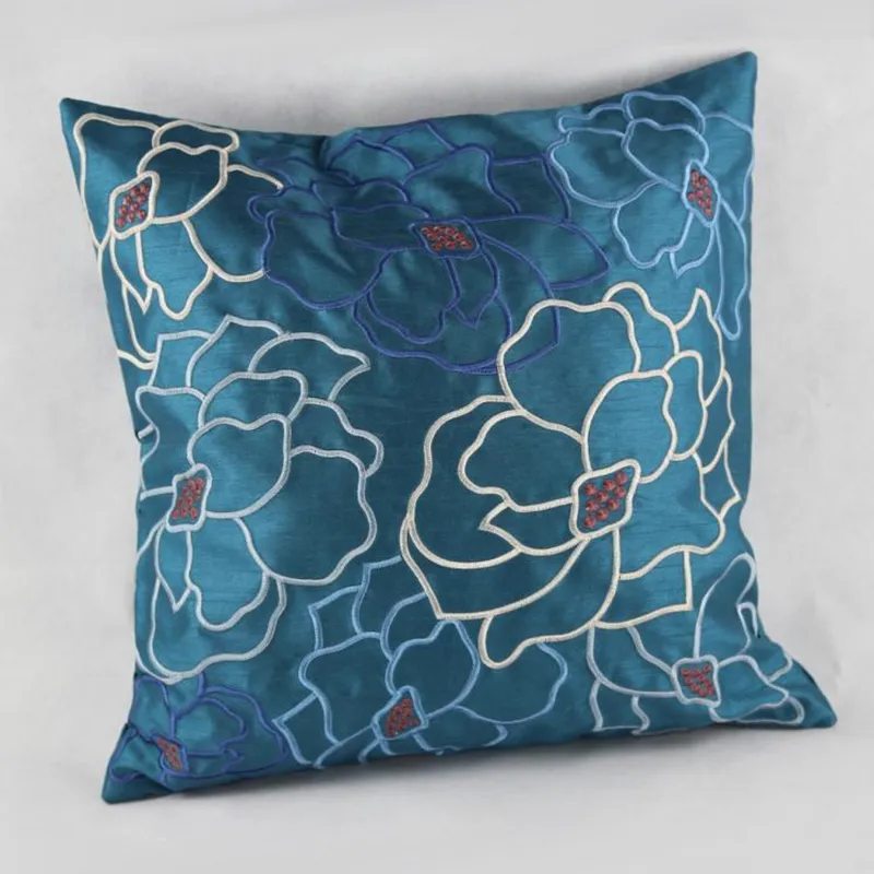 Вышитые подушки (3)