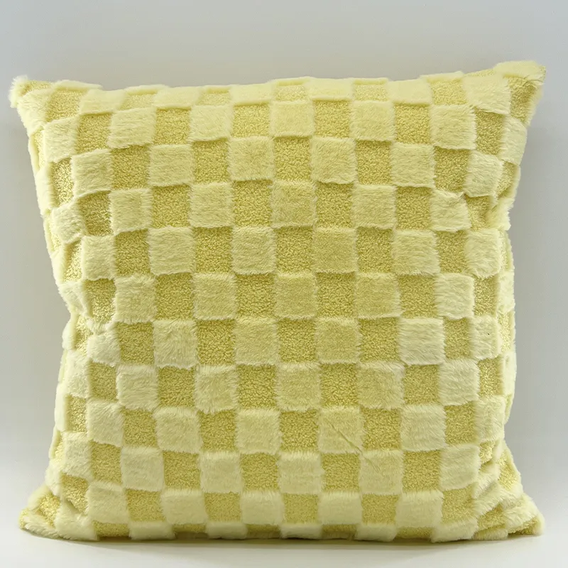 Меховая подушка (14)