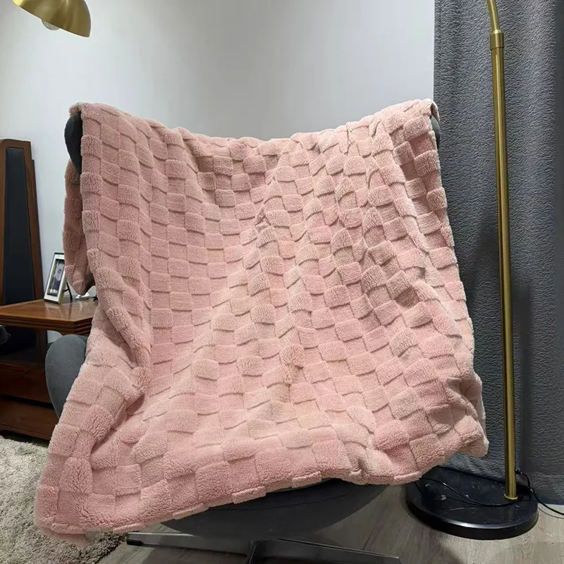 Пледы из искусственного меха (7)